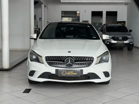 MERCEDES-BENZ-CLA 200-2015