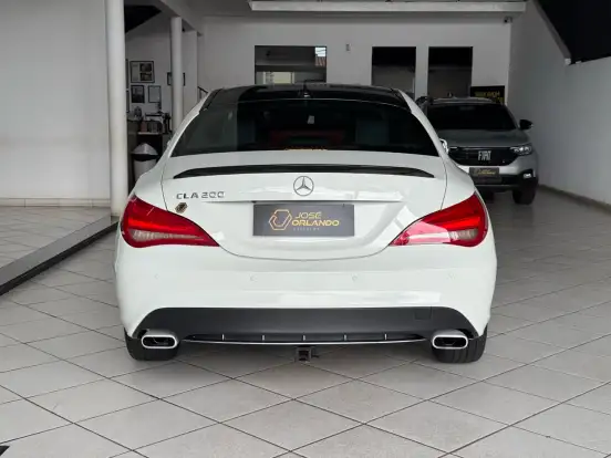 MERCEDES-BENZ-CLA 200-2015
