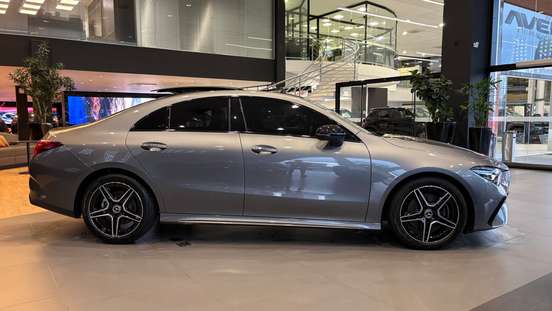 MERCEDES-BENZ-CLA 200-2025