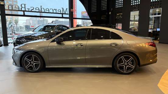 MERCEDES-BENZ-CLA 200-2025