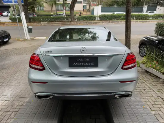 MERCEDES-BENZ-E 250-2.0 CGI GASOLINA EXCLUSIVE 9G-TRONIC MERCEDES-BENZ-E 250-2016