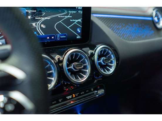 MERCEDES-BENZ-EQA 250-2024