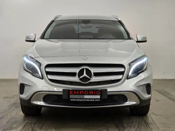 MERCEDES-BENZ GLA 200 1.6 CGI ADVANCE 16V TURBO FLEX 4P AUTOMÁTICO