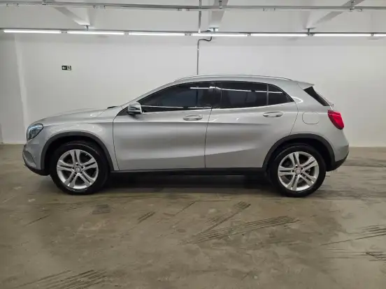MERCEDES-BENZ-GLA 200-1.6 CGI ADVANCE 16V TURBO FLEX 4P AUTOMÁTICO MERCEDES-BENZ-GLA 200-2016