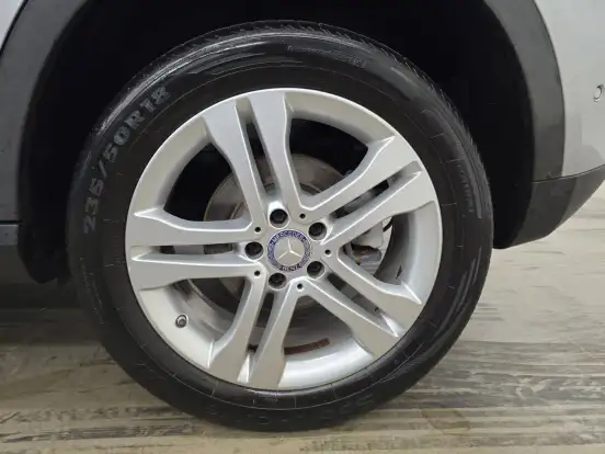 MERCEDES-BENZ-GLA 200-2016