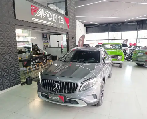 MERCEDES-BENZ-GLA 200-2015