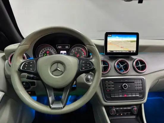 MERCEDES-BENZ-GLA 200-1.6 CGI ENDURO 16V TURBO FLEX 4P AUTOMÁTICO MERCEDES-BENZ-GLA 200-2016