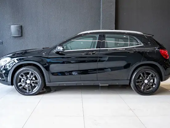 MERCEDES-BENZ-GLA 200-1.6 CGI VISION 16V TURBO FLEX 4P AUTOMÁTICO MERCEDES-BENZ-GLA 200-2015