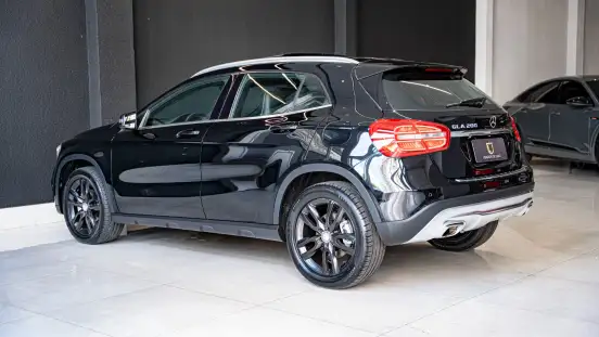 MERCEDES-BENZ-GLA 200-2015