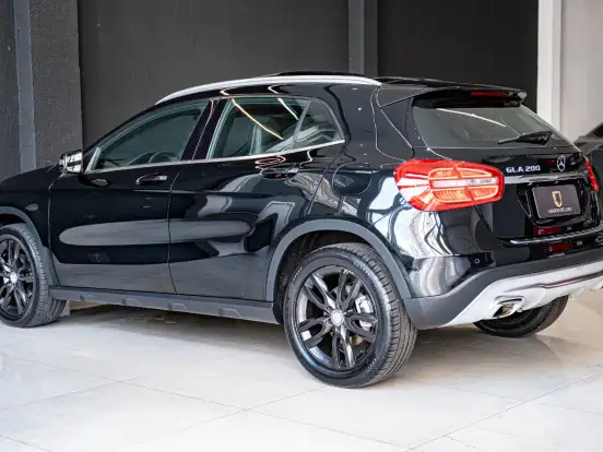 MERCEDES-BENZ-GLA 200-1.6 CGI VISION 16V TURBO FLEX 4P AUTOMÁTICO MERCEDES-BENZ-GLA 200-2015