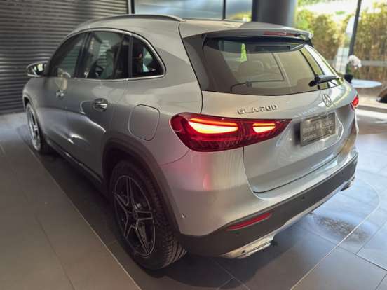 MERCEDES-BENZ-GLA 200-2026