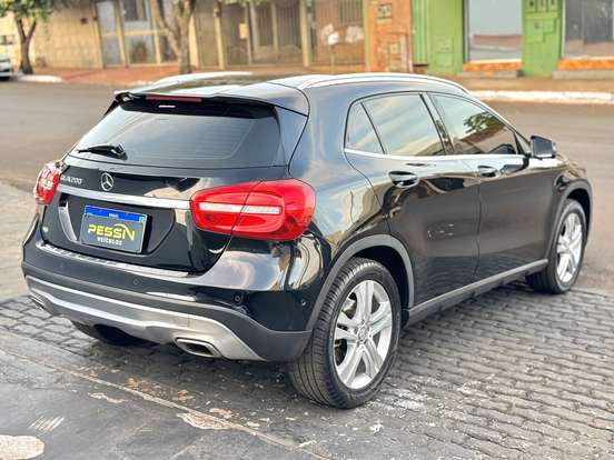 MERCEDES-BENZ-GLA 200-2016