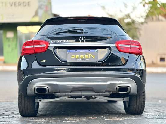 MERCEDES-BENZ-GLA 200-2016