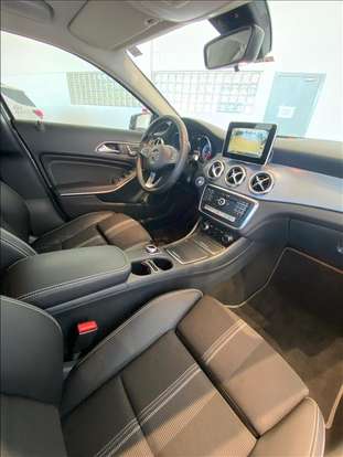 MERCEDES-BENZ-GLA 200-2018