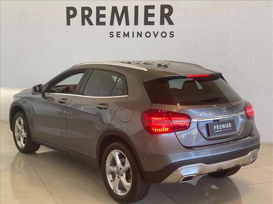 MERCEDES-BENZ-GLA 200-2018