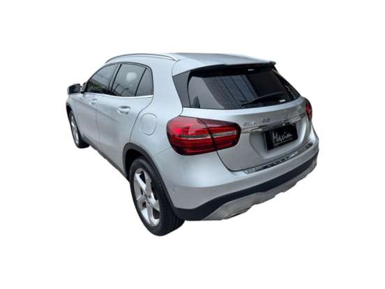 MERCEDES-BENZ-GLA 200-2019