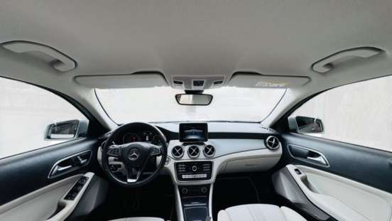 MERCEDES-BENZ-GLA 200-2019