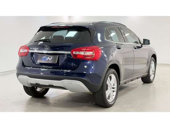 MERCEDES-BENZ-GLA 200-2018