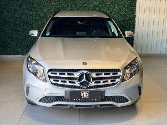 MERCEDES-BENZ-GLA 200-2017