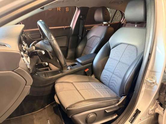 MERCEDES-BENZ-GLA 200-1.6 CGI FLEX STYLE 7G-DCT MERCEDES-BENZ-GLA 200-2017