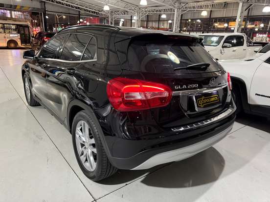 MERCEDES-BENZ-GLA 200-2016