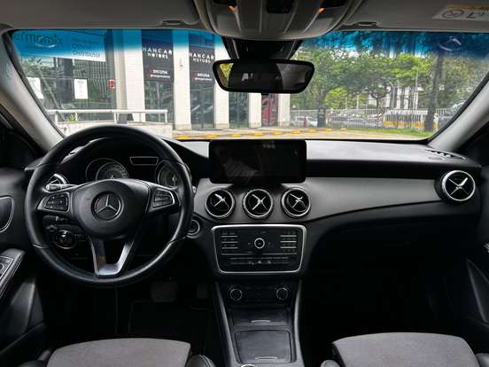 MERCEDES-BENZ-GLA 200-2016