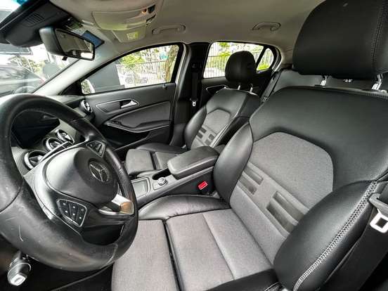 MERCEDES-BENZ-GLA 200-2016