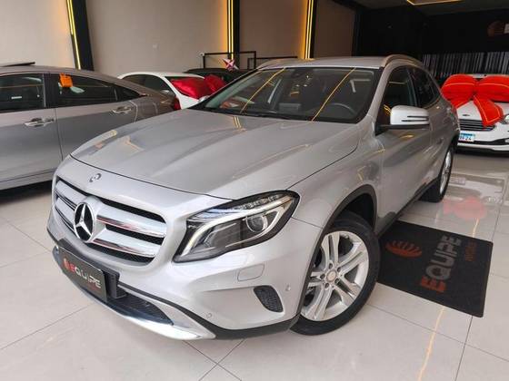 MERCEDES-BENZ GLA 200 1.6 CGI STYLE 16V TURBO FLEX 4P AUTOMÁTICO