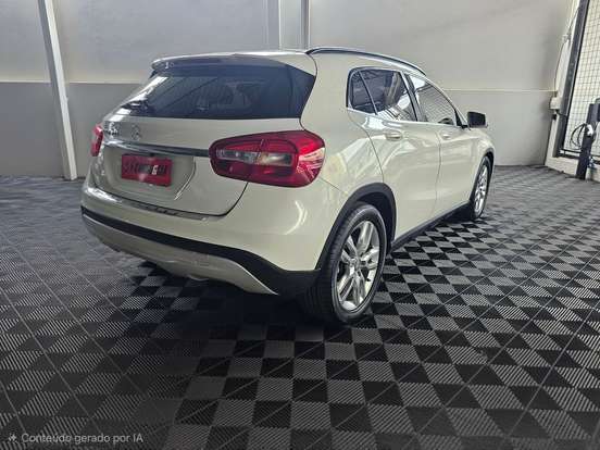 MERCEDES-BENZ-GLA 200-2015