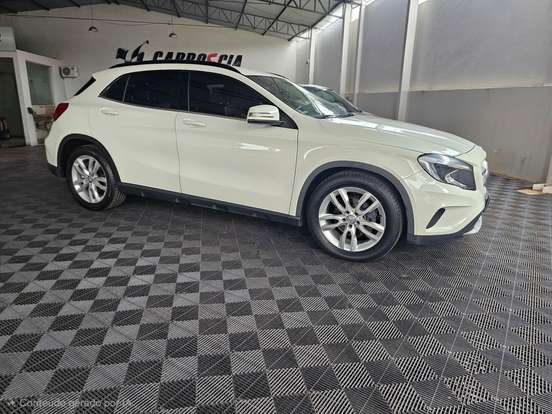 MERCEDES-BENZ-GLA 200-2015