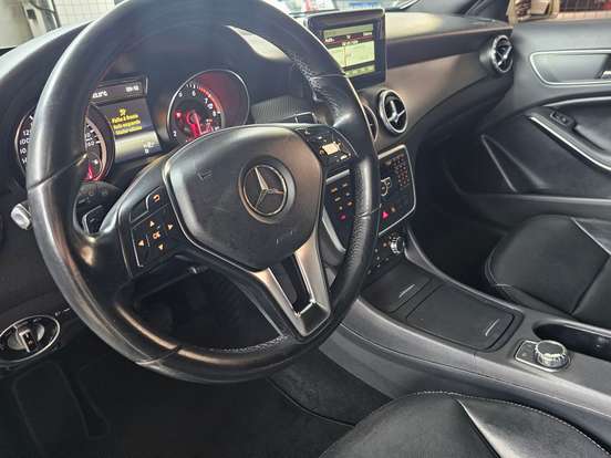MERCEDES-BENZ-GLA 200-1.6 CGI STYLE 16V TURBO FLEX 4P AUTOMÁTICO MERCEDES-BENZ-GLA 200-2015