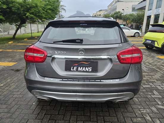 MERCEDES-BENZ-GLA 200-2014