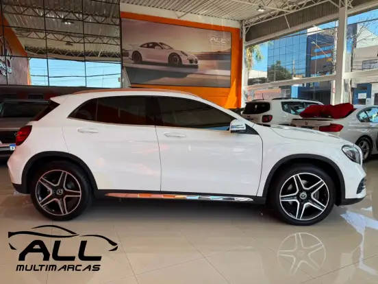 MERCEDES-BENZ-GLA 250-2018