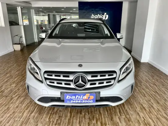 MERCEDES-BENZ-GLB 200-2019