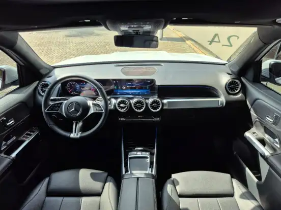 MERCEDES-BENZ-GLB 200-2024
