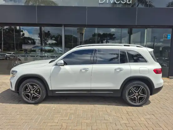 MERCEDES-BENZ-GLB 200-2024