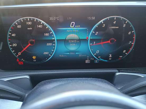 MERCEDES-BENZ-GLB 200-2021