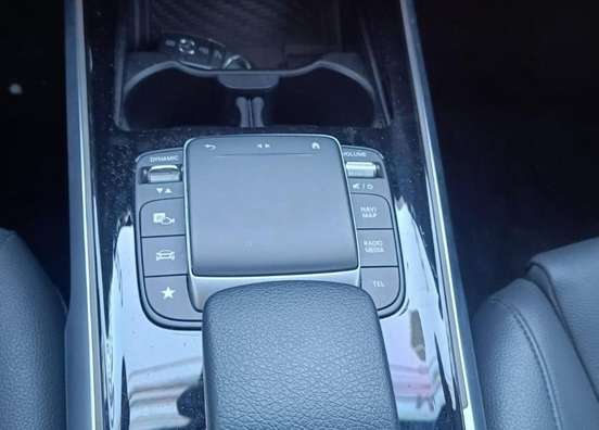 MERCEDES-BENZ-GLB 200-2022