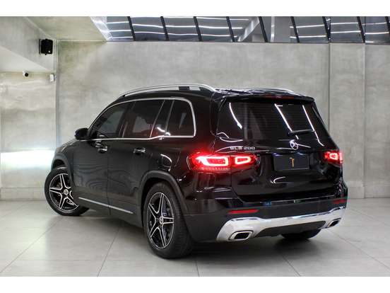 MERCEDES-BENZ-GLB 200-2021