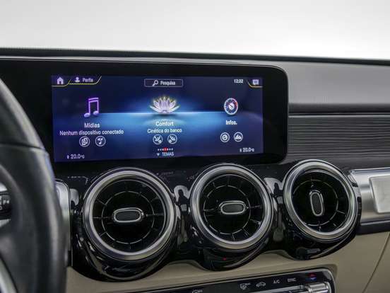 MERCEDES-BENZ-GLB 200-2020