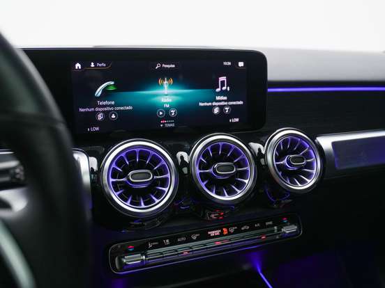 MERCEDES-BENZ-GLB 200-2022