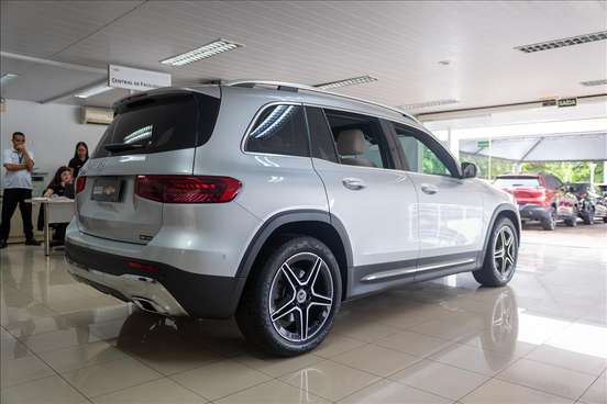 MERCEDES-BENZ-GLB 200-2023
