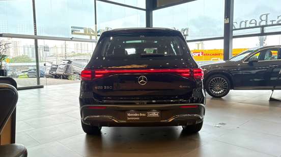 MERCEDES-BENZ-GLB 220-2.0 MHEV AMG LINE 4MATIC 8G-DCT MERCEDES-BENZ-GLB 220-2024