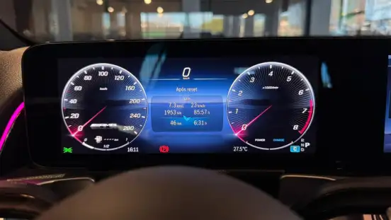 MERCEDES-BENZ-GLB 35 AMG-2024