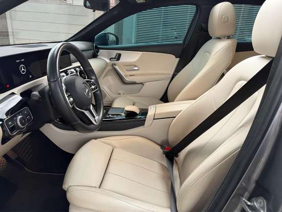 MERCEDES-BENZ-A 200-2020
