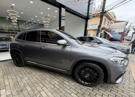 MERCEDES-BENZ-GLA 200-2023
