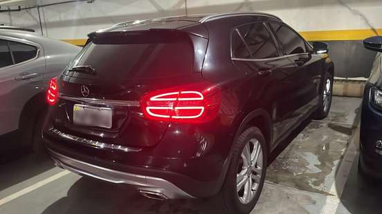 MERCEDES-BENZ-GLA 200-2015