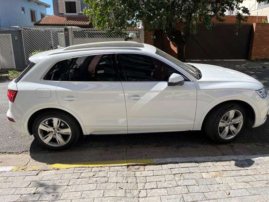 MERCEDES-BENZ-GLB 200-2021