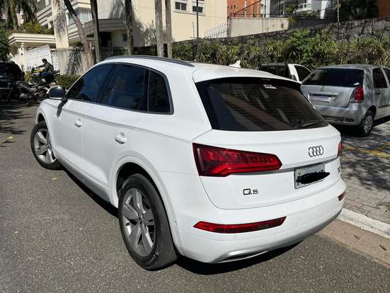 MERCEDES-BENZ-GLB 200-2021