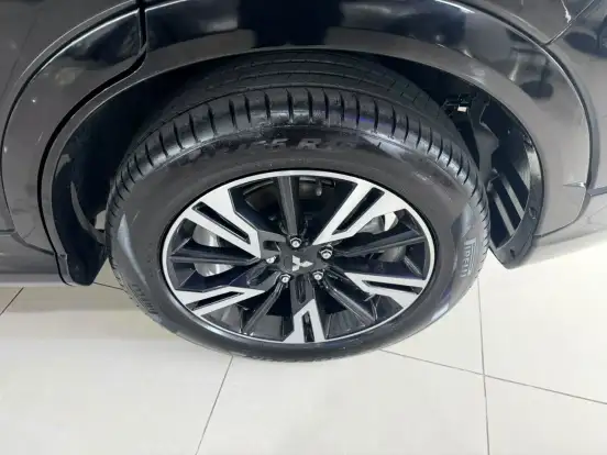 MITSUBISHI-ECLIPSE CROSS-2024